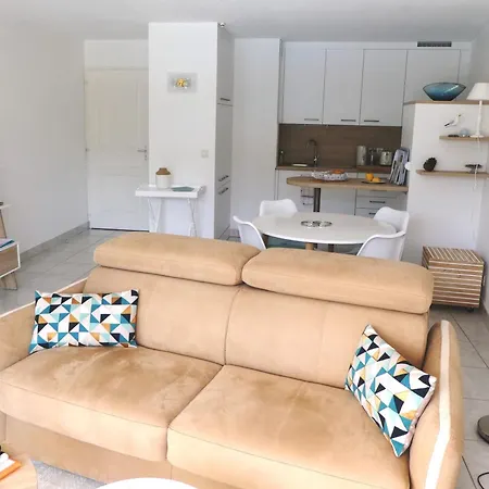 Superbe T3 Cadre Unique 7mn A Pied De La *